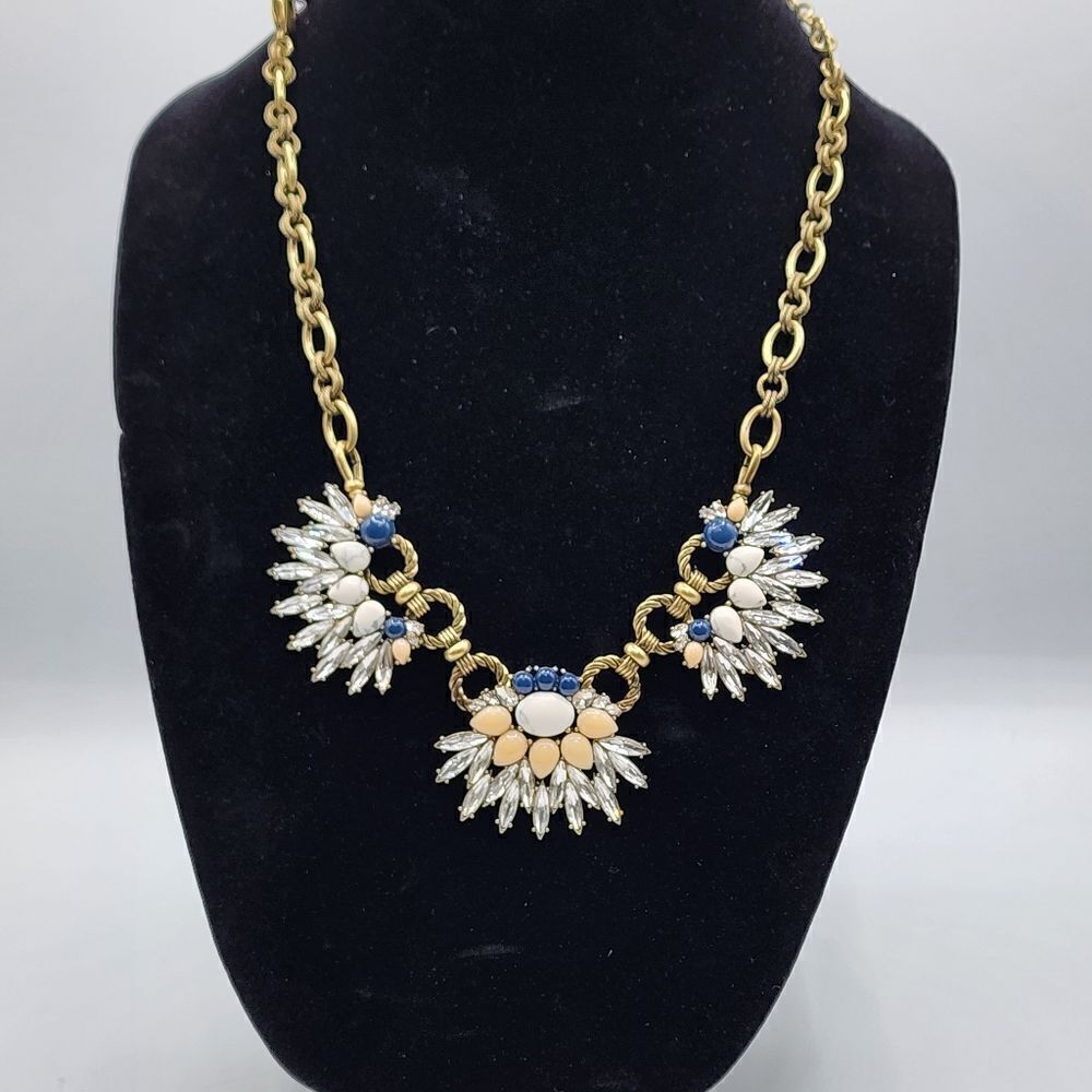 Chloe + Isabel Morningtide necklace & earrings - Picture 3 of 3